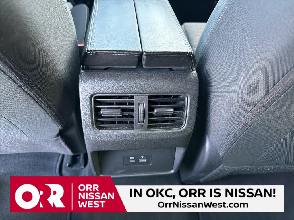 Used 2023 Nissan Rogue SV image 17