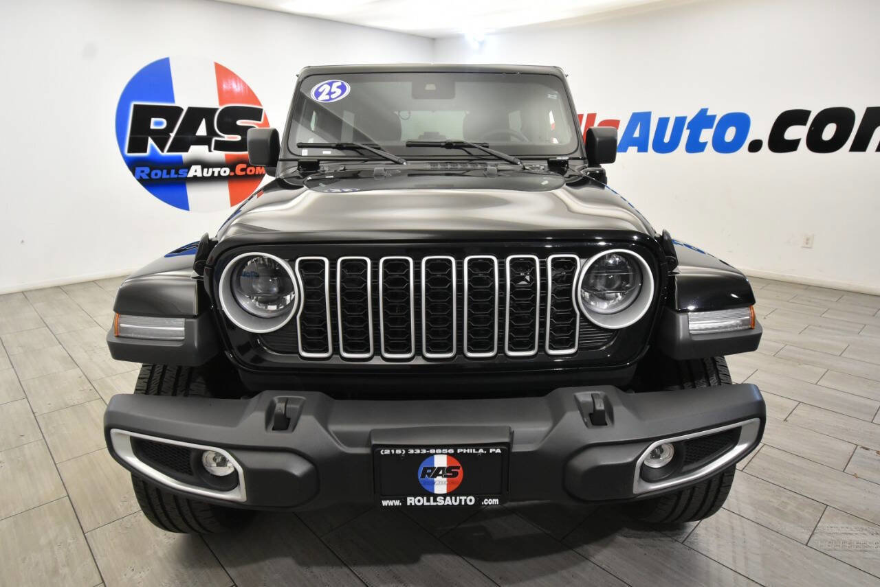 Used 2025 Jeep Wrangler Unlimited Sahara image 8