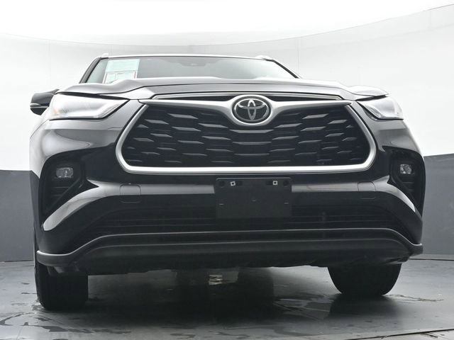 Certified 2023 Toyota Highlander XLE image 42