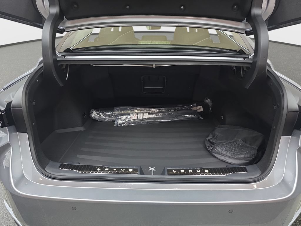 New 2026 Lexus ES 500e AWD/4WD image 12