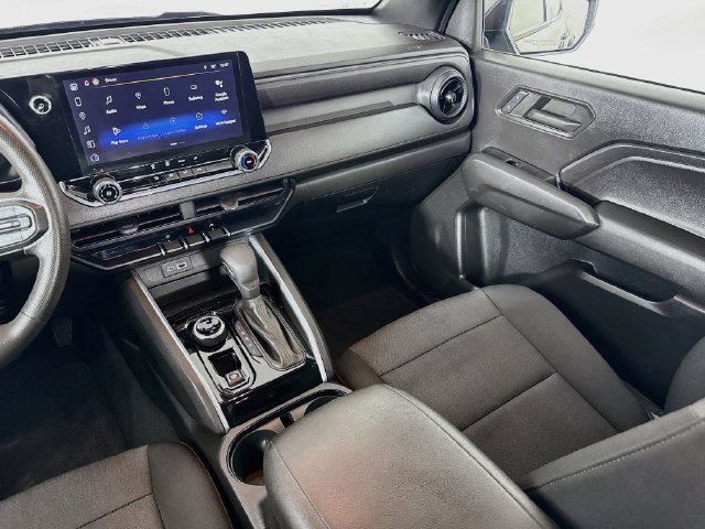 Used 2023 Chevrolet Colorado Trail Boss w/ Technology Package AWD/4WD image 22