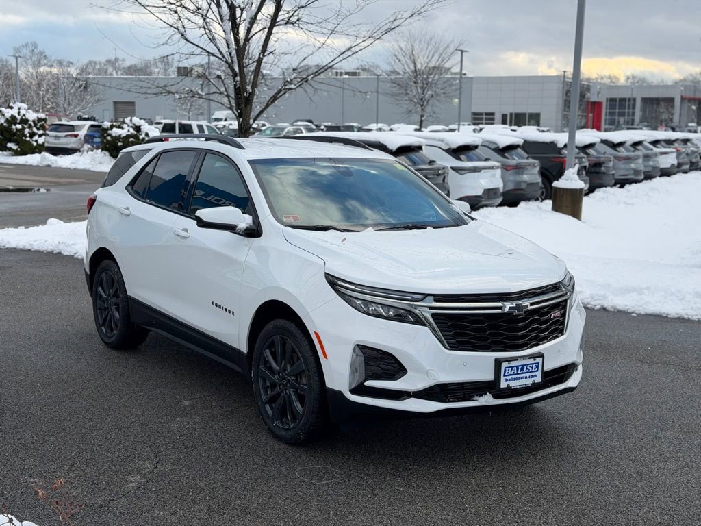 Used 2022 Chevrolet Equinox RS w/ LPO, Floor Liner Package image 3