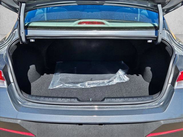 Used 2025 Hyundai Elantra Sport image 7