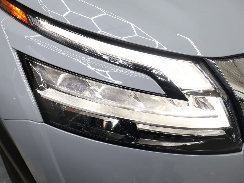 Used 2022 Nissan Pathfinder Platinum image 27