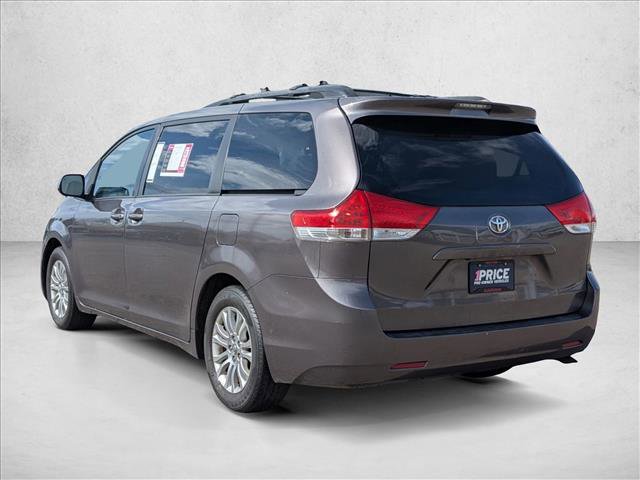 Used 2014 Toyota Sienna XLE image 8