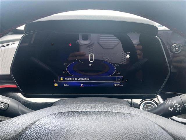Used 2025 Chevrolet Trax RS FWD image 22
