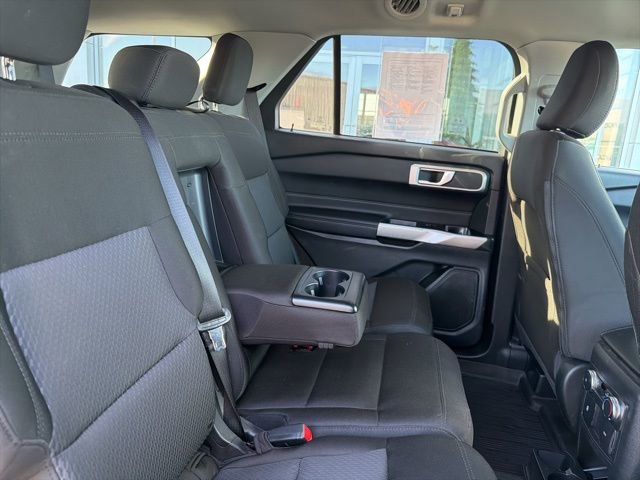 Used 2022 Ford Explorer XLT image 32
