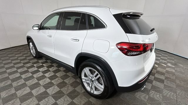 Used 2023 Mercedes-Benz GLA 250 4MATIC w/ Premium Package image 5