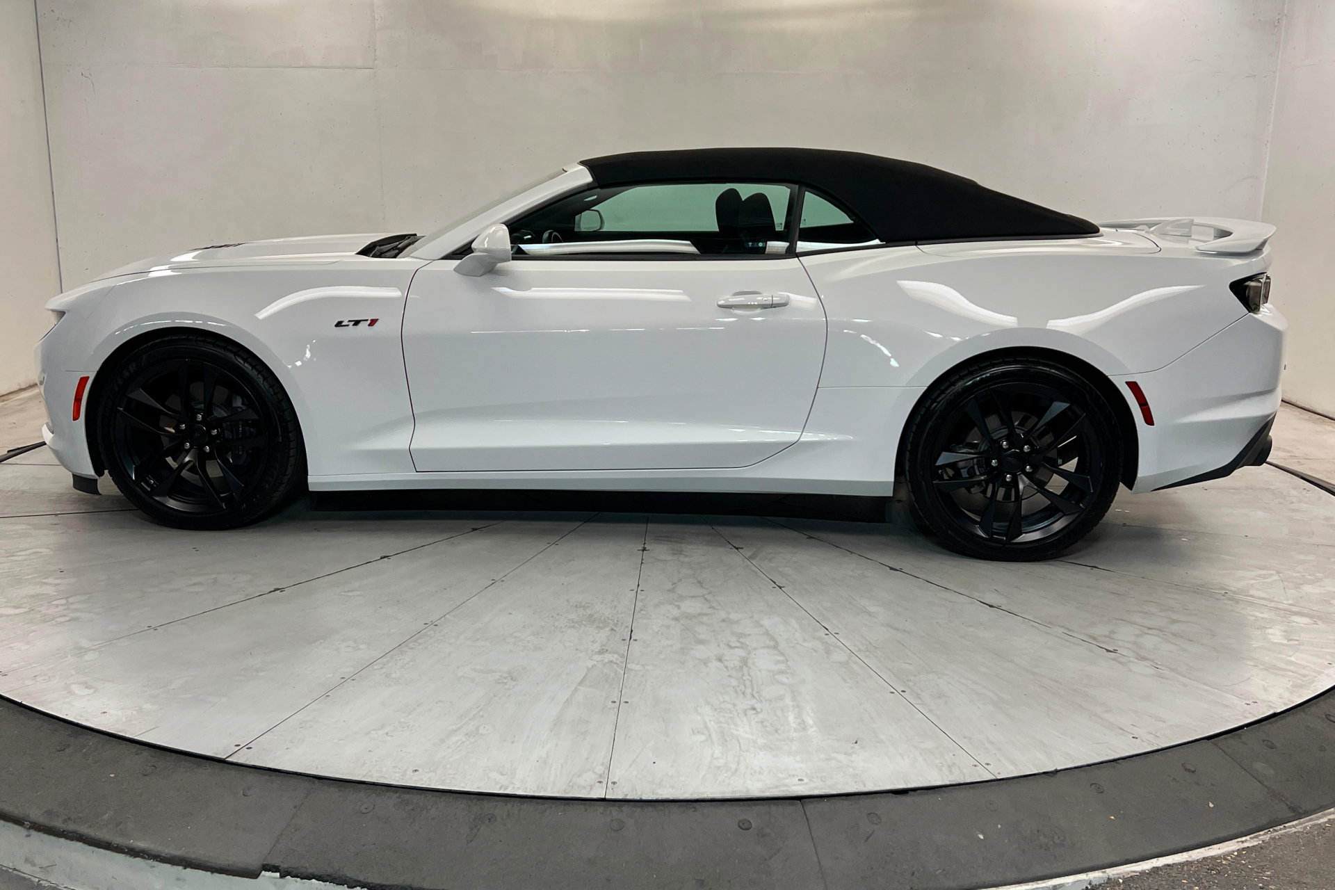 Used 2023 Chevrolet Camaro LT w/ RS Package RWD image 2