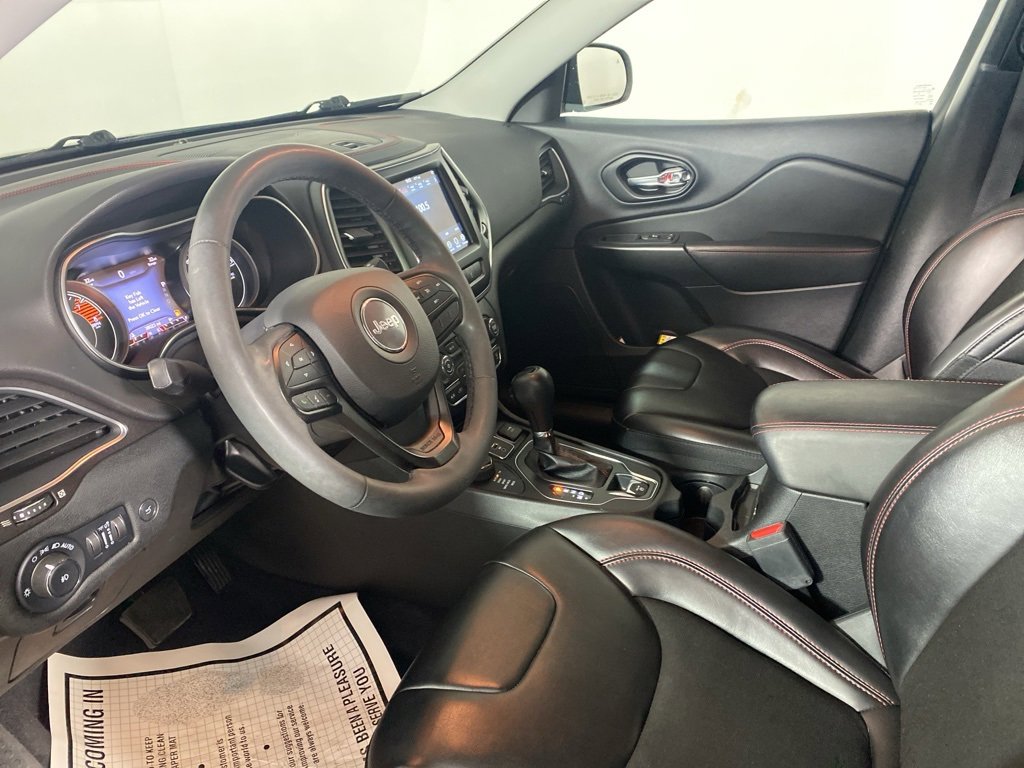 Used 2022 Jeep Cherokee Trailhawk w/ Comfort/Convenience Group image 16