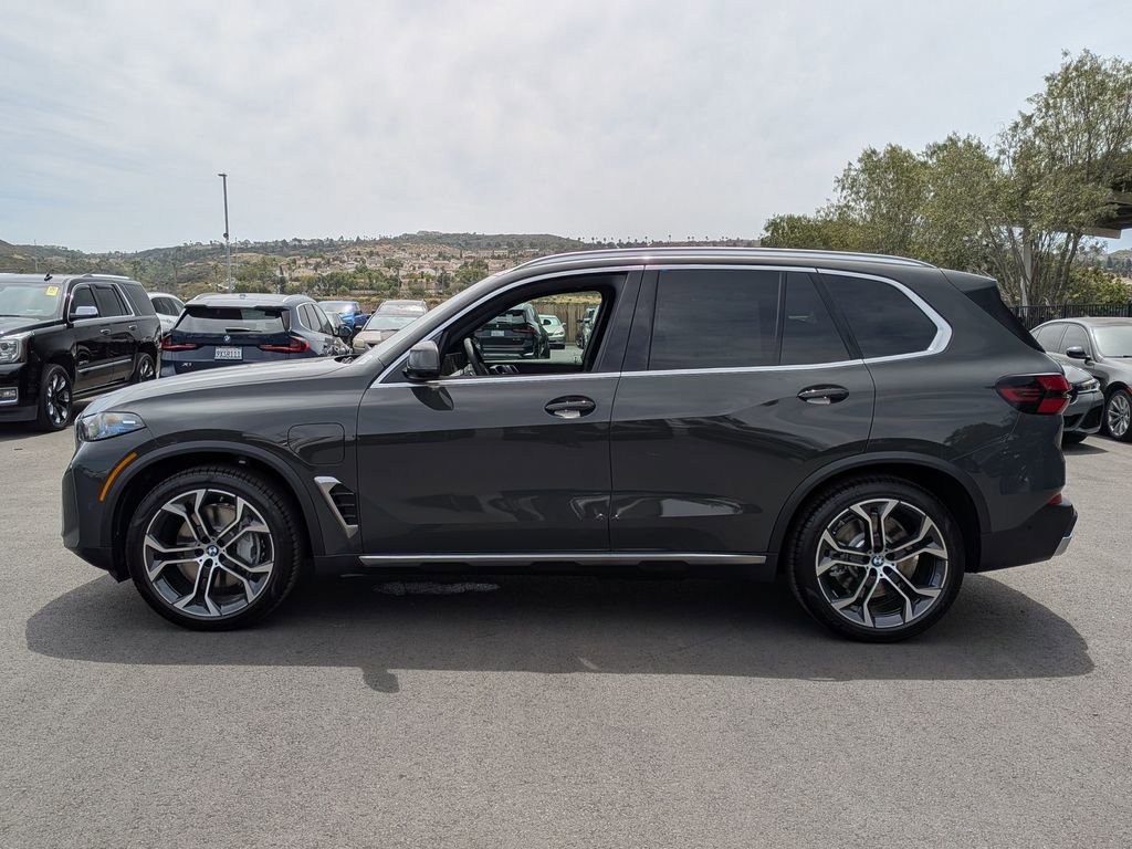 New 2026 BMW X5 xDrive50e image 5