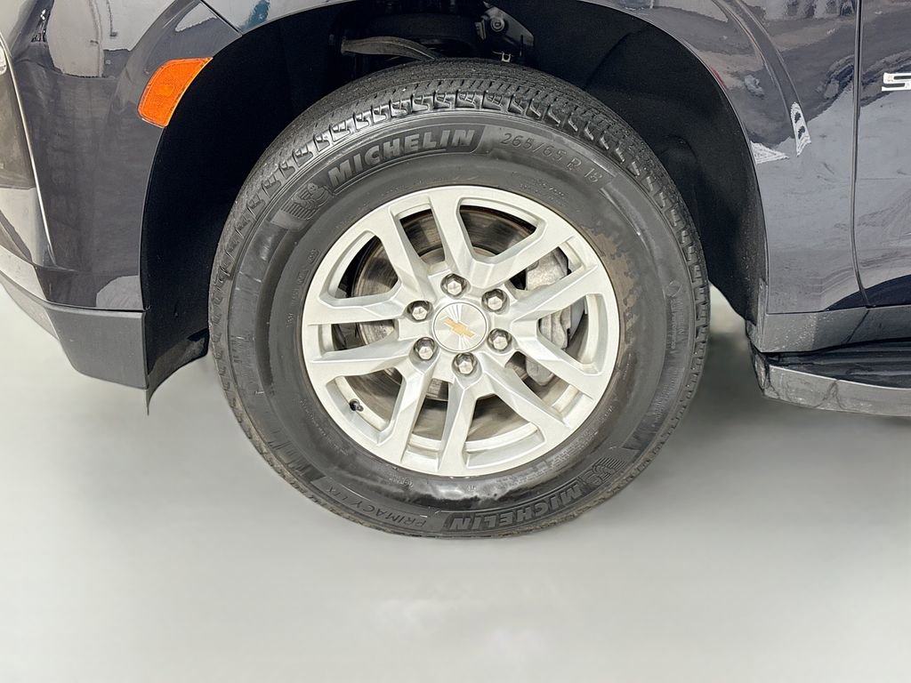Used 2024 Chevrolet Suburban LT AWD/4WD image 33