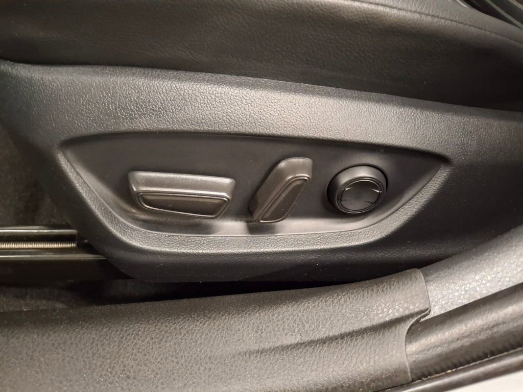 Used 2023 Toyota Camry SE AWD/4WD image 17