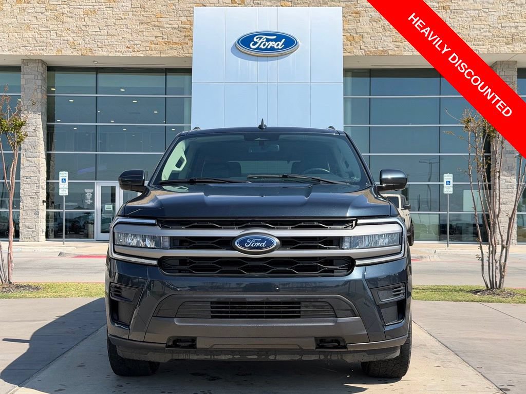 Used 2023 Ford Expedition XLT AWD/4WD image 2