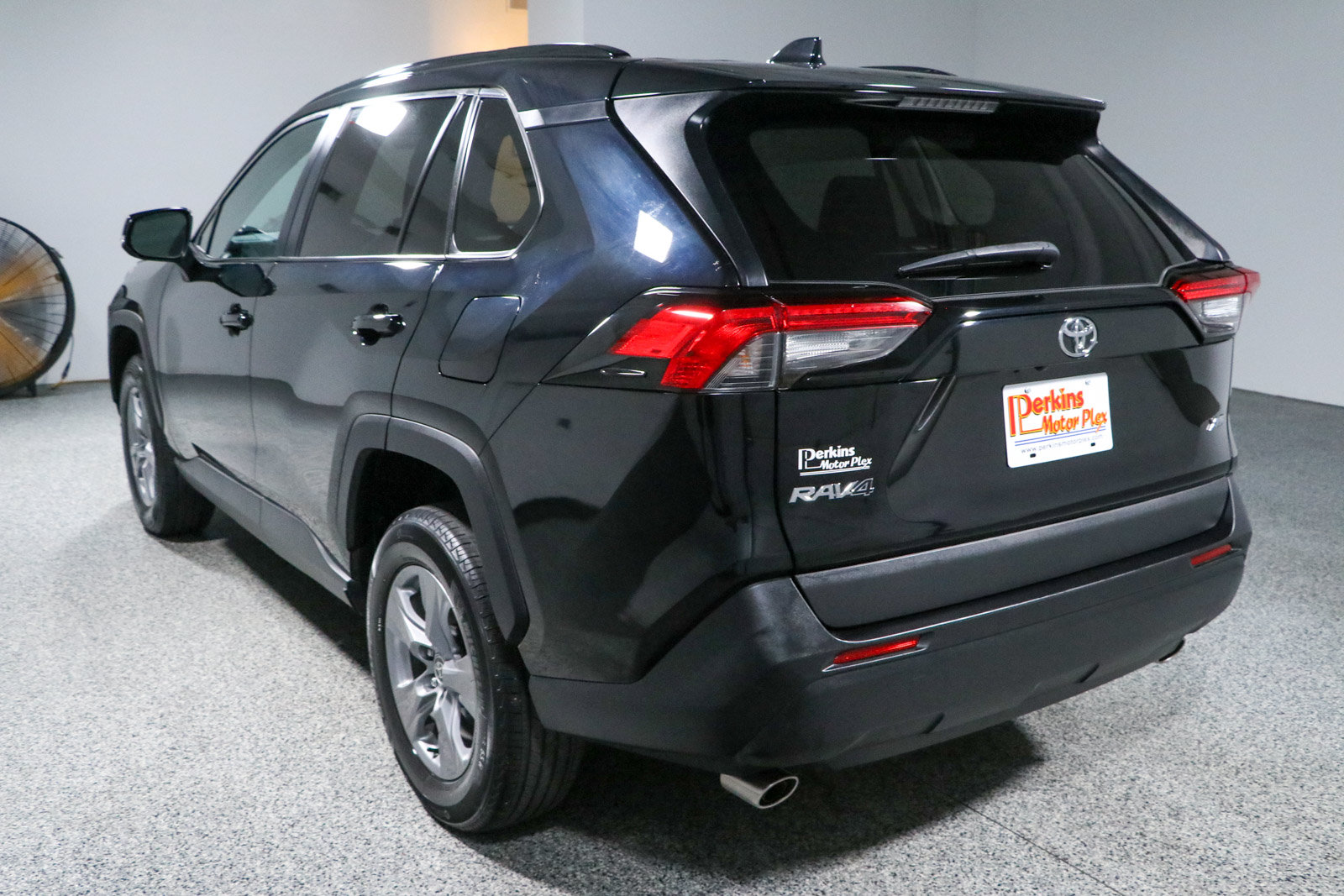 Used 2022 Toyota RAV4 XLE FWD image 9