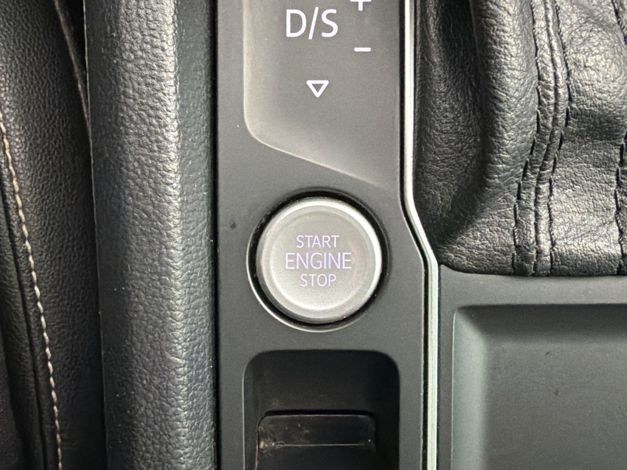 Used 2021 Volkswagen Atlas SE w/ Panoramic Sunroof Package FWD image 19