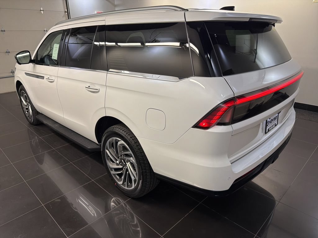New 2026 Lincoln Navigator Premiere AWD/4WD image 4