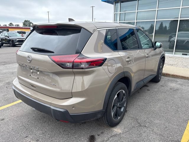 Used 2025 Nissan Rogue SV AWD/4WD image 7