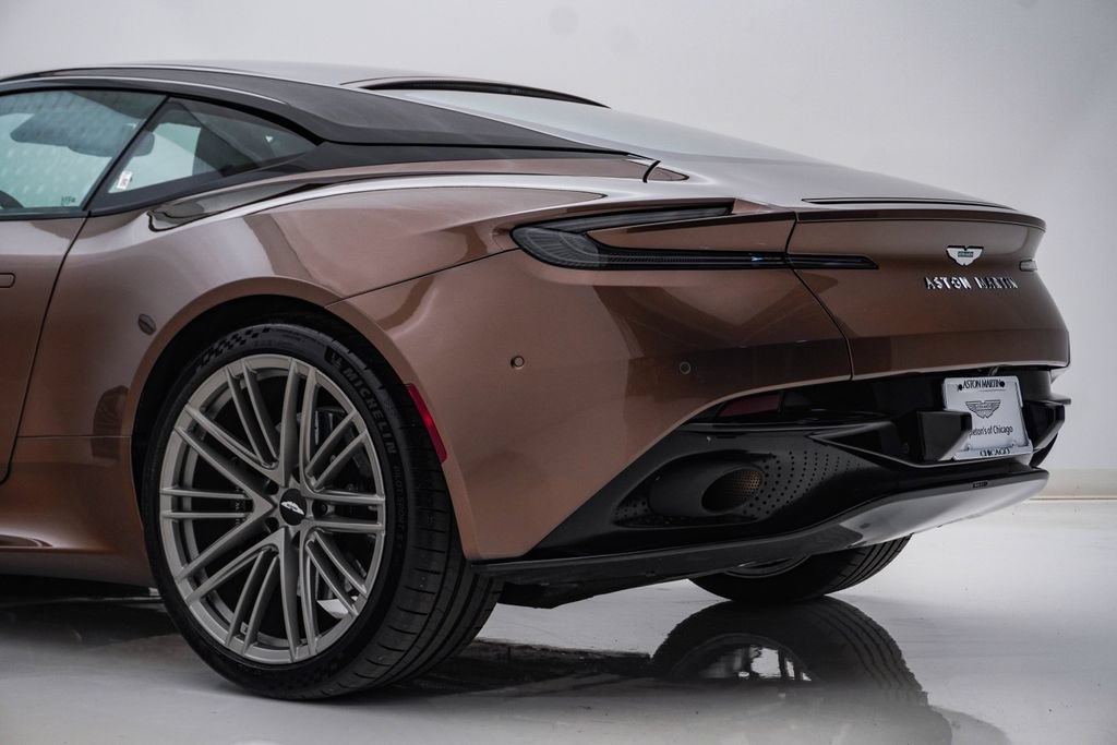 Used 2024 Aston Martin DB12 Coupe RWD image 11