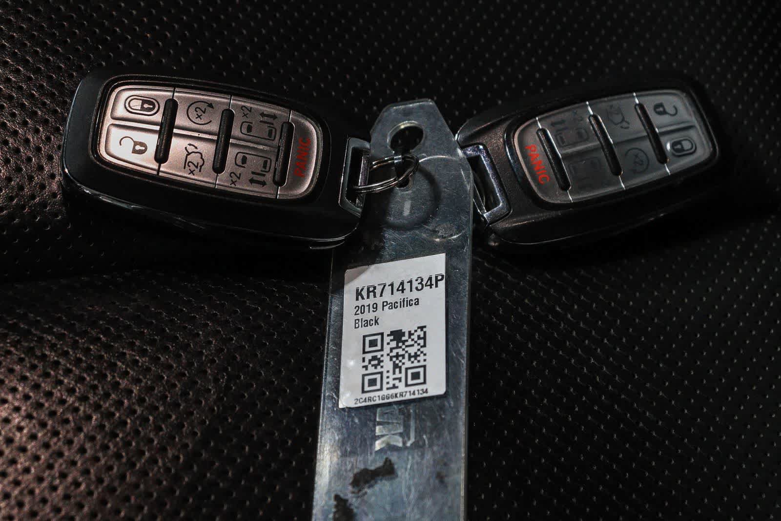 Used 2019 Chrysler Pacifica Limited w/ Advanced Safetytec Group FWD image 42