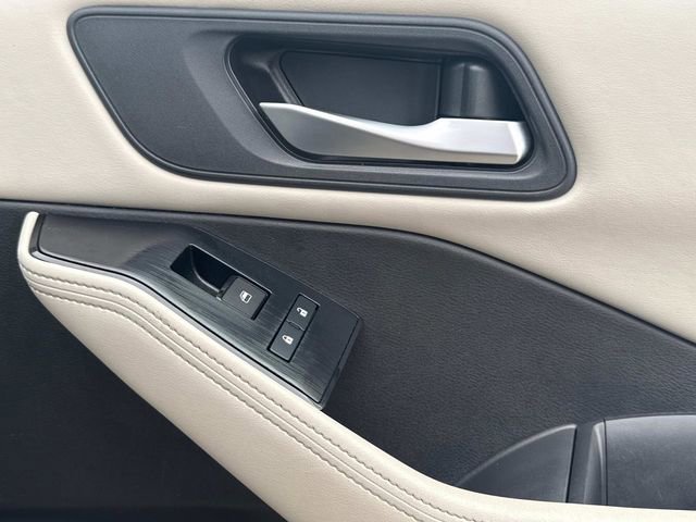 Used 2025 Nissan Rogue SV image 20