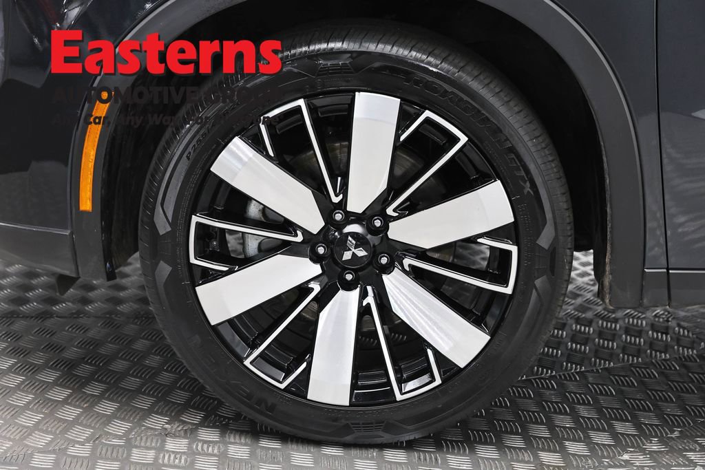 Used 2025 Mitsubishi Outlander SE FWD image 33