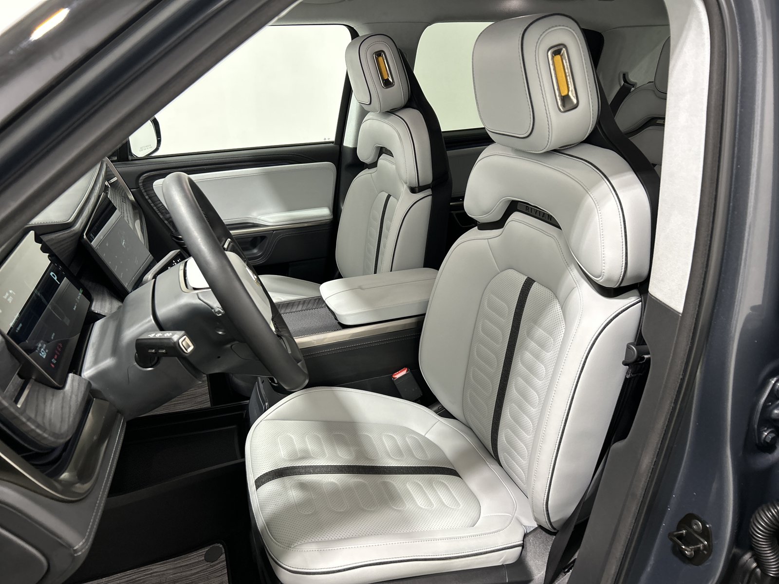Used 2023 Rivian R1T Adventure AWD/4WD image 20