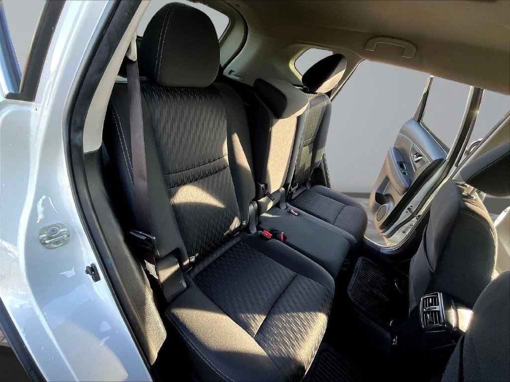 Used 2020 Nissan Rogue SV AWD/4WD image 27