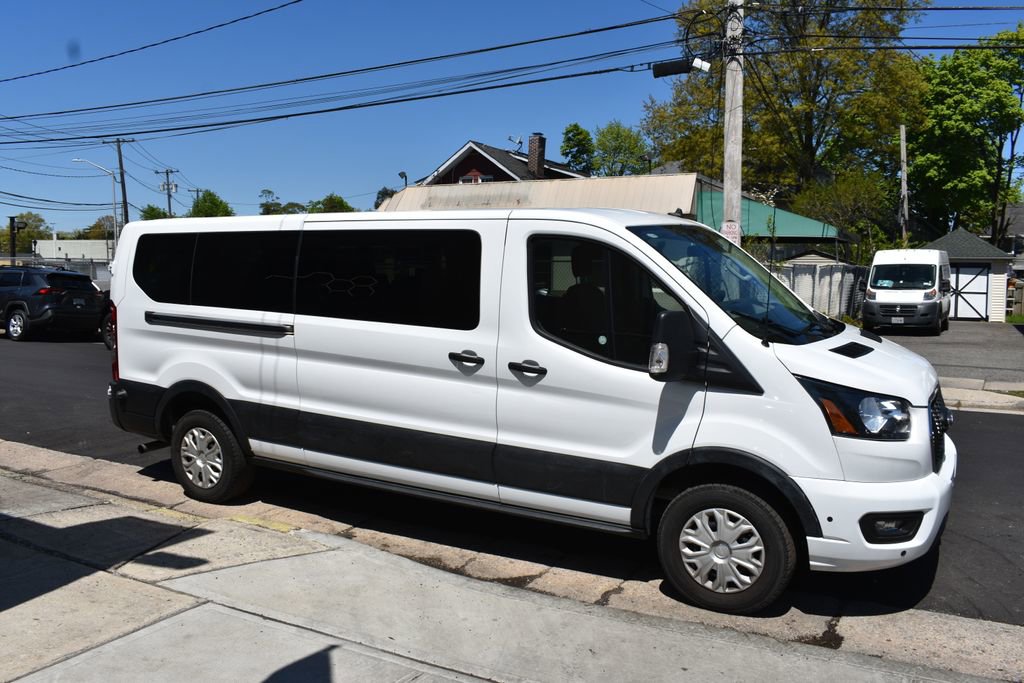 Used 2024 Ford Transit 350 XLT RWD image 5