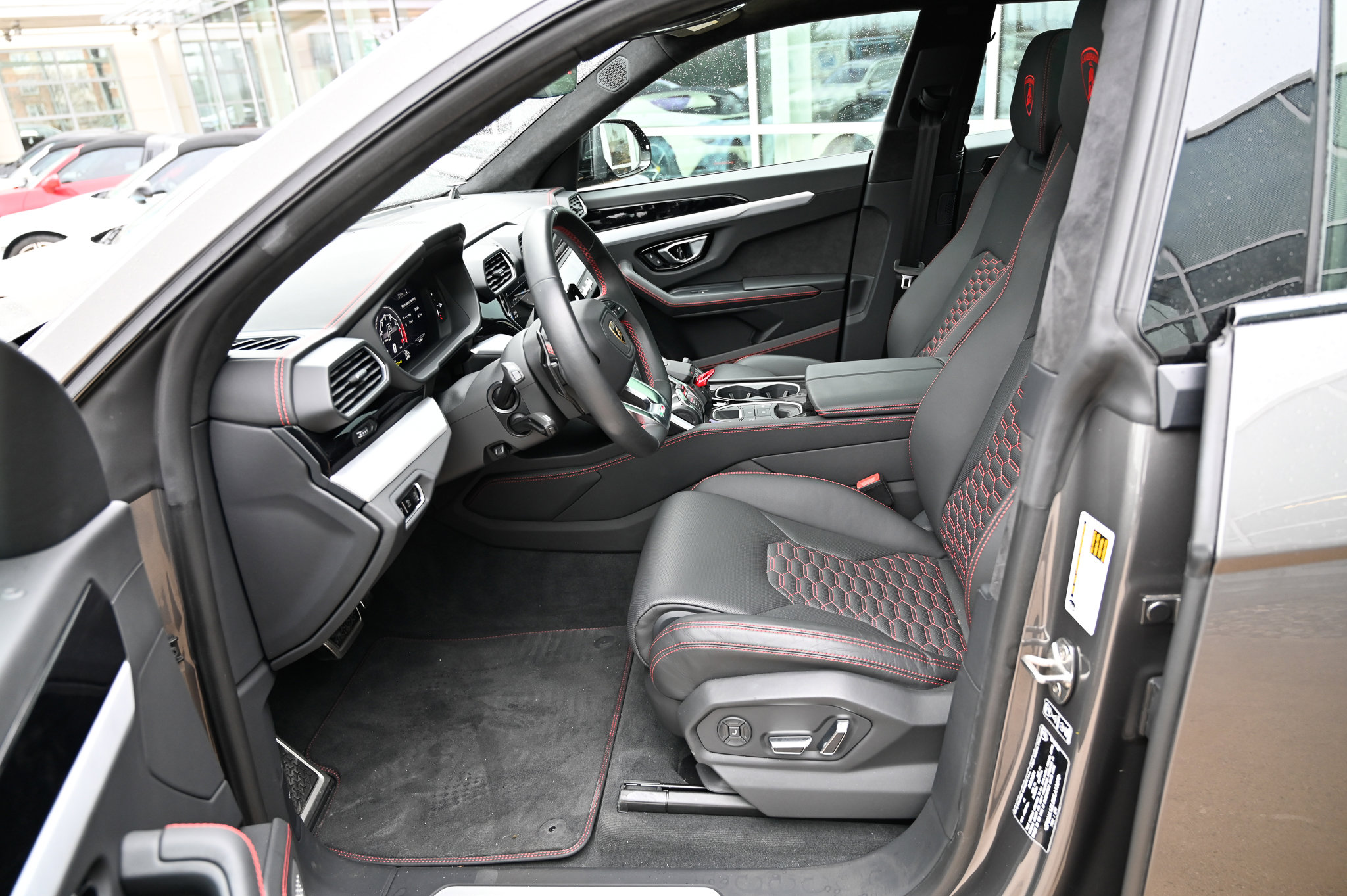 Used 2021 Lamborghini Urus image 17