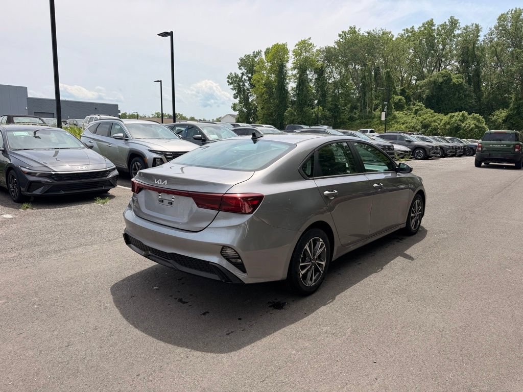 Used 2024 Kia Forte LXS FWD image 4