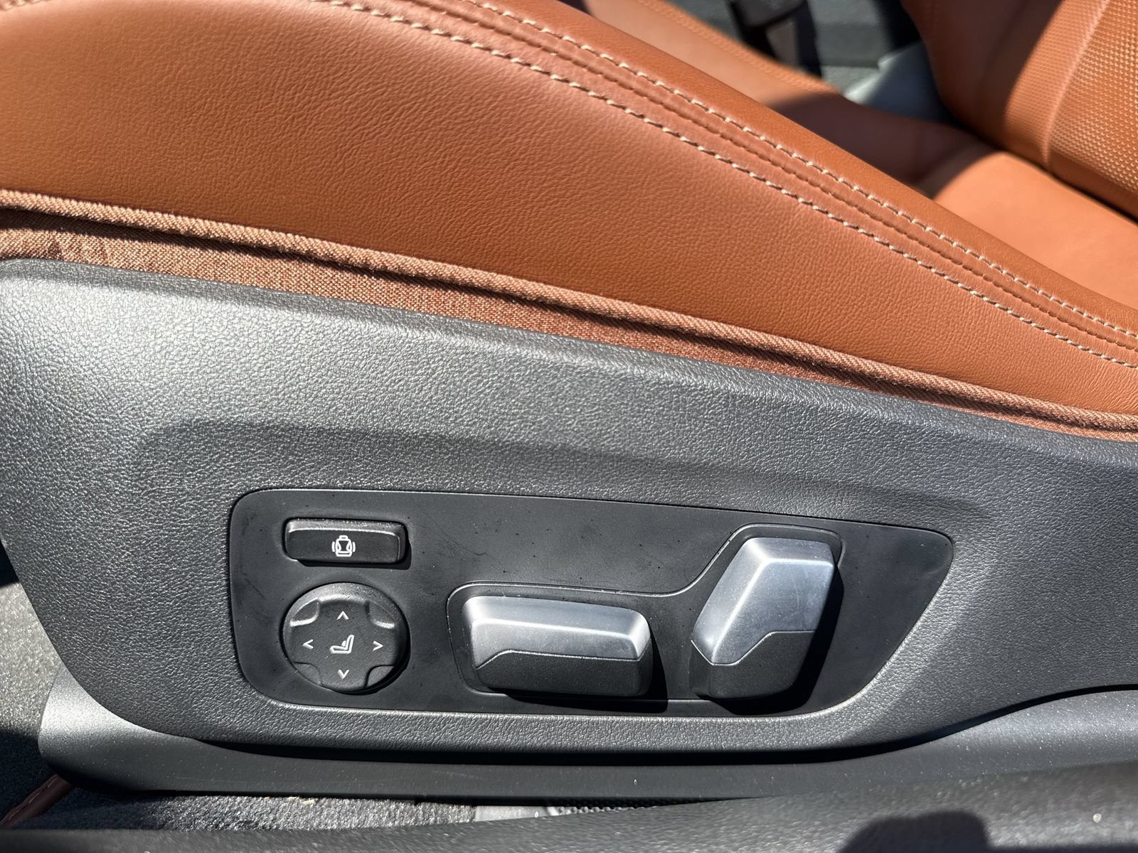 Used 2022 BMW M4 Coupe RWD image 14