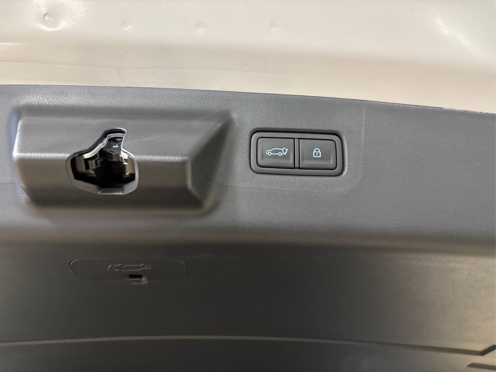 Used 2025 Hyundai Santa Fe SEL image 14