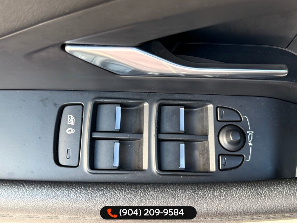 Used 2018 Jaguar E-PACE S image 15