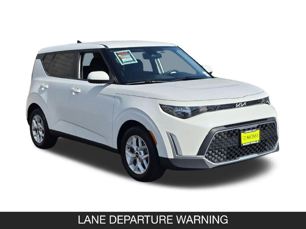 Used 2024 Kia Soul LX w/ LX Technology Package FWD image 2