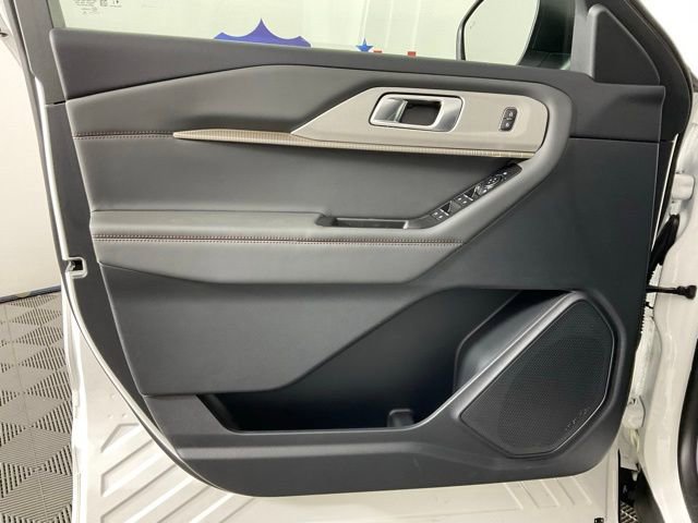 New 2026 Ford Explorer Active RWD image 12