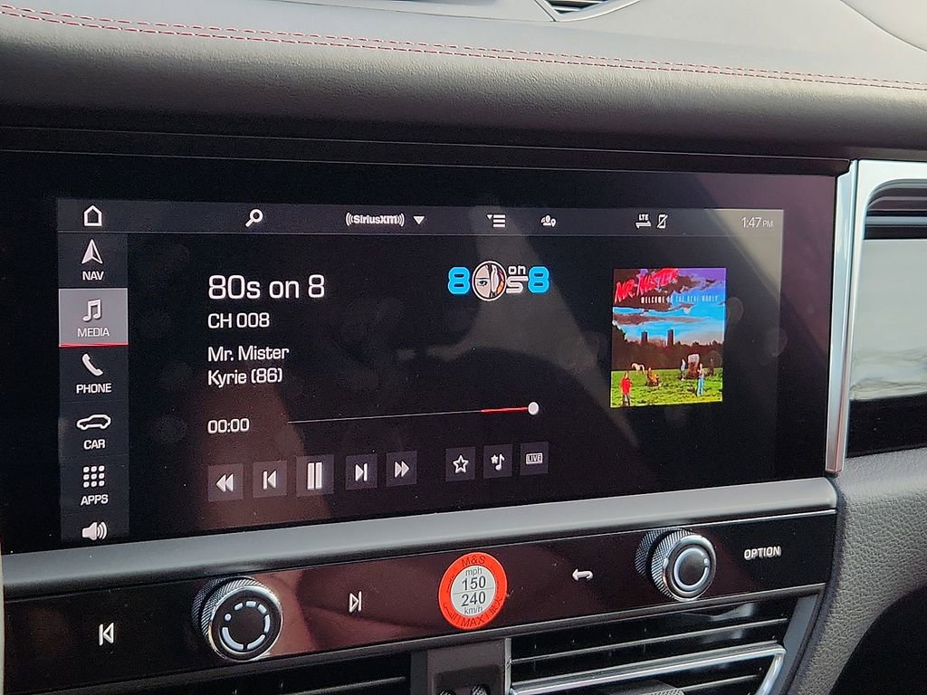 Certified 2025 Porsche Macan image 20