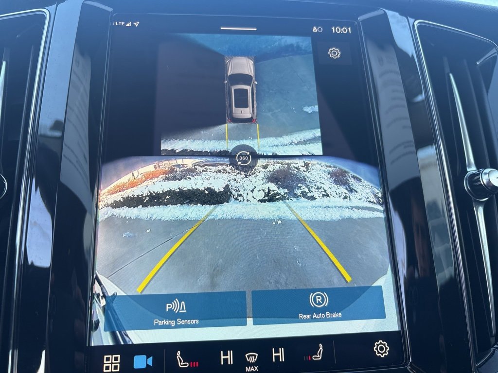 Used 2025 Volvo XC60 B5 Plus image 29