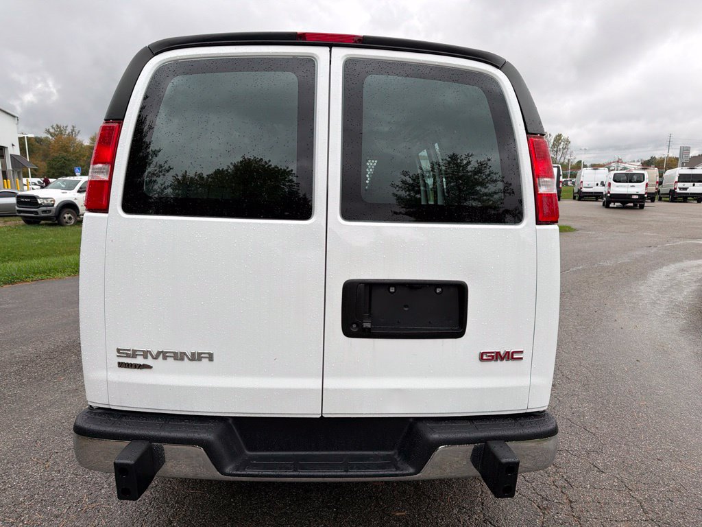 Used 2025 GMC Savana 2500 w/ Driver Convenience Package RWD image 6