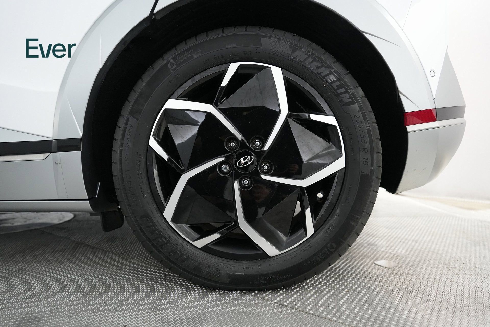 Used 2024 Hyundai Ioniq 5 Limited image 19