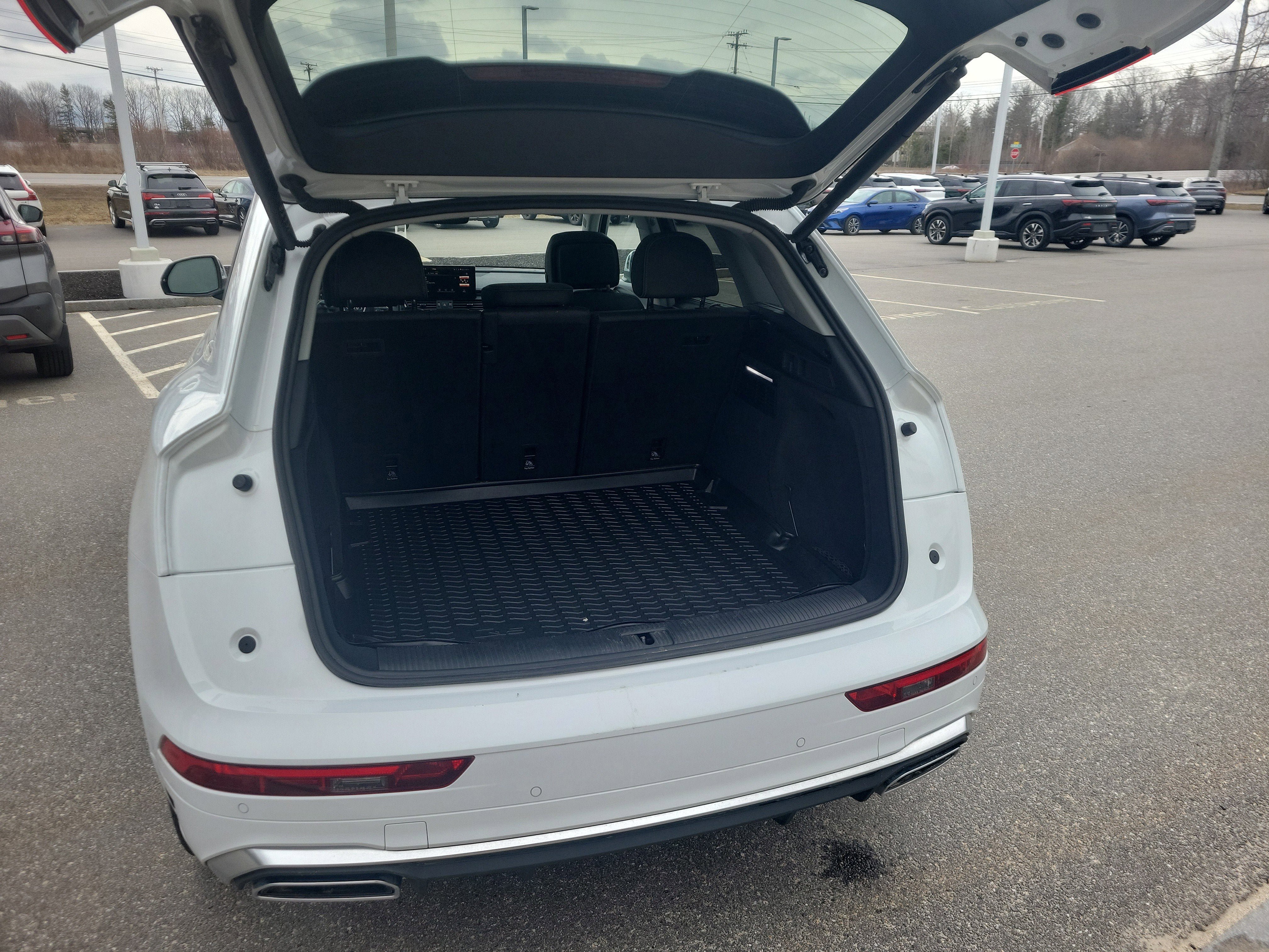 Used 2024 Audi Q5 2.0T Prestige w/ Prestige Package image 16