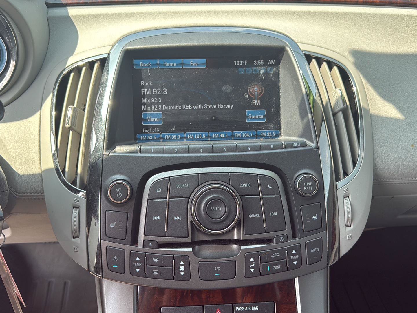 Used 2013 Buick LaCrosse Leather FWD image 18