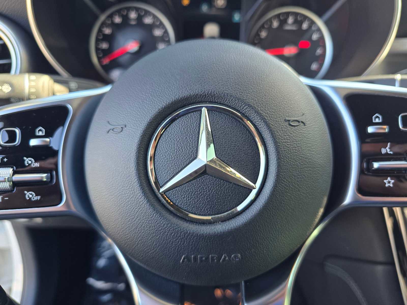 Used 2021 Mercedes-Benz GLC 300 4MATIC image 24