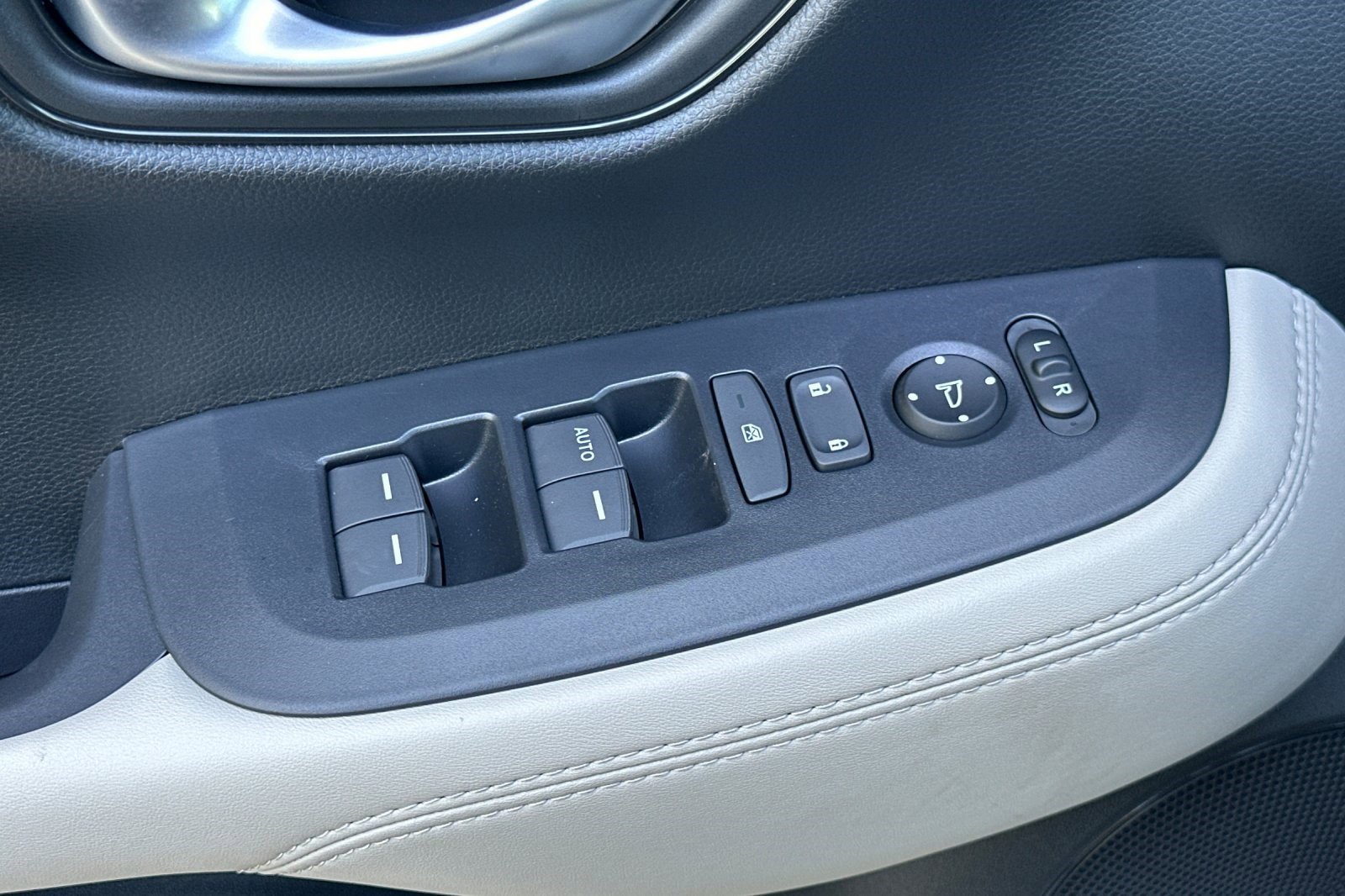 New 2027 Honda HR-V LX image 13