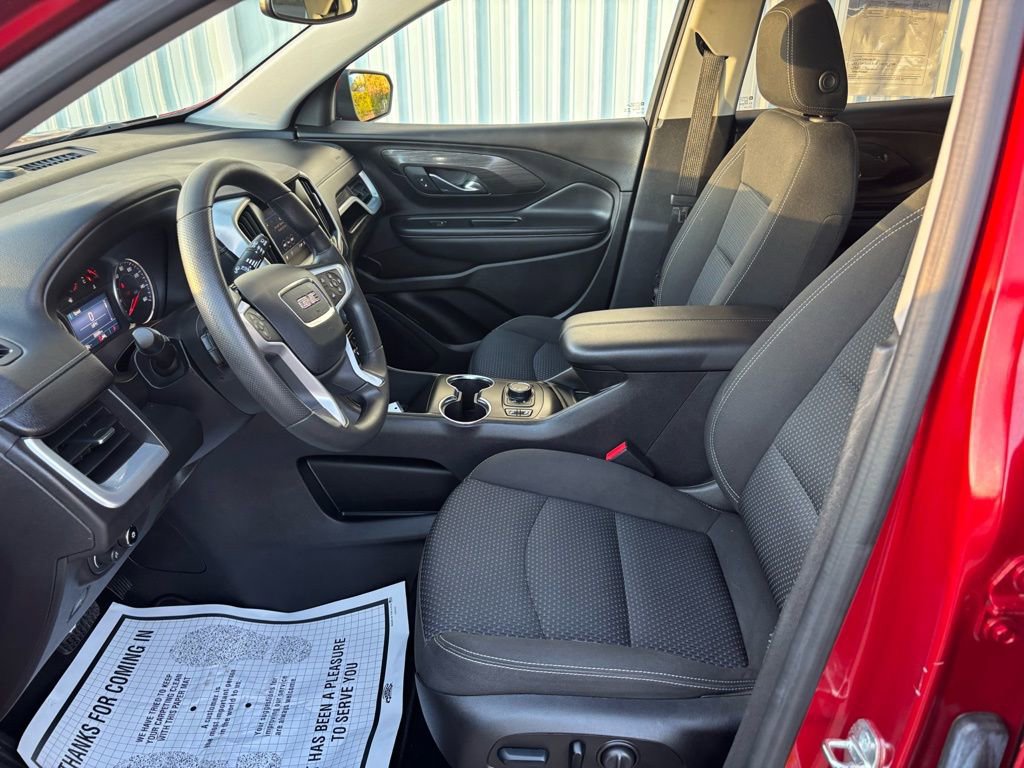 Used 2024 GMC Terrain SLE w/ Driver Convenience Package image 14