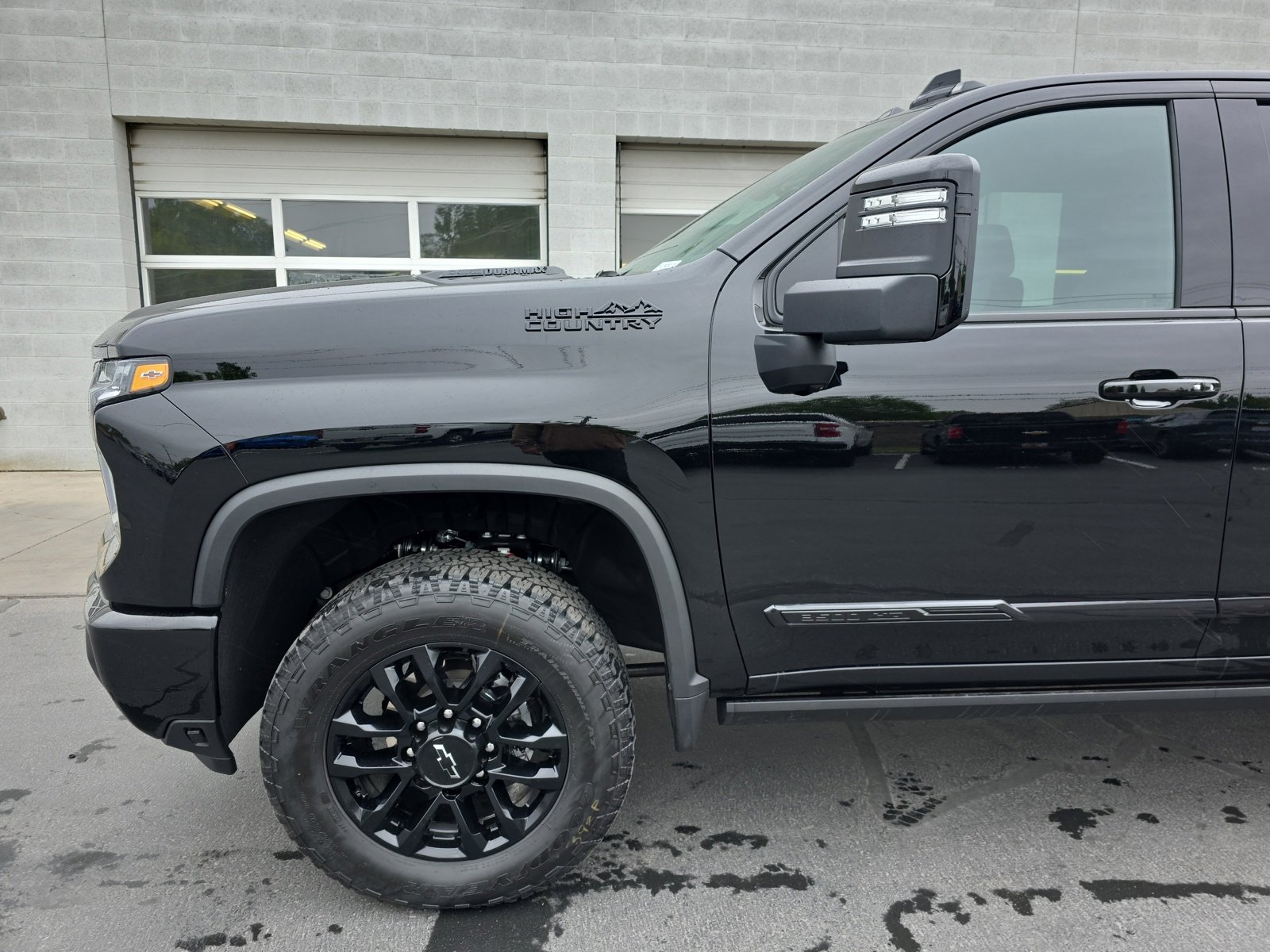 Certified 2025 Chevrolet Silverado 3500 High Country w/ High Country Premium Package AWD/4WD image 17