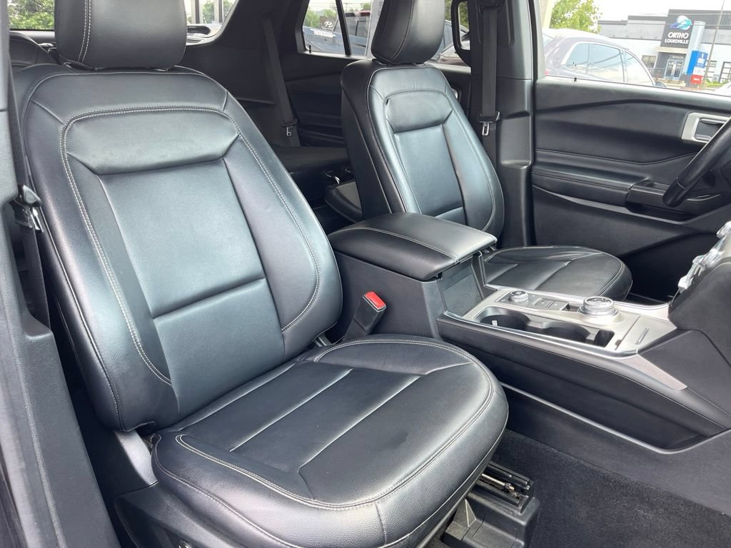 Used 2020 Ford Explorer XLT w/ Equipment Group 202A AWD/4WD image 21