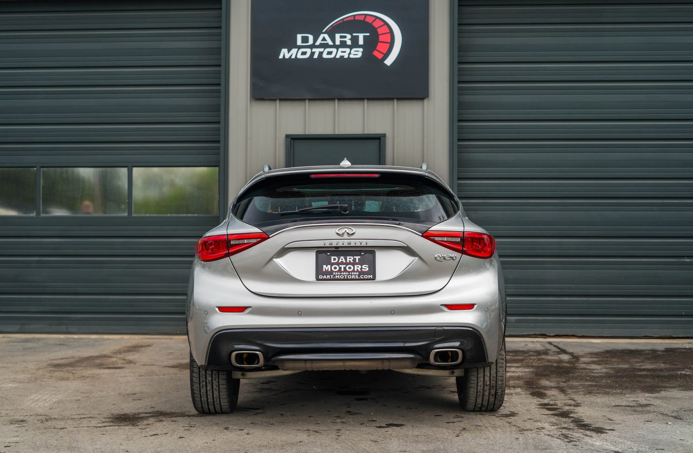 Used 2017 INFINITI QX30 Premium w/ Technology Package FWD image 6