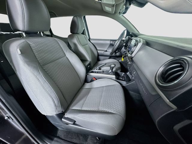 Used 2021 Toyota Tacoma SR5 AWD/4WD image 29
