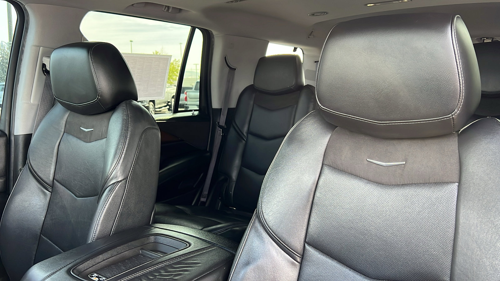 Used 2017 Cadillac Escalade Premium Luxury image 24